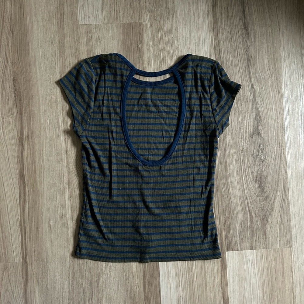 open back tee - Picture 3 of 4